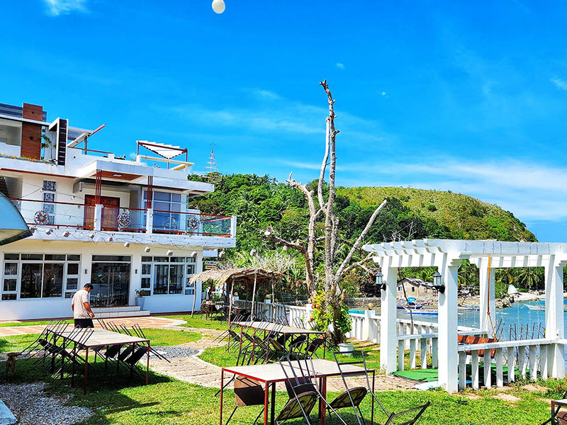 Joe-Ra Cafe & Suites 6
